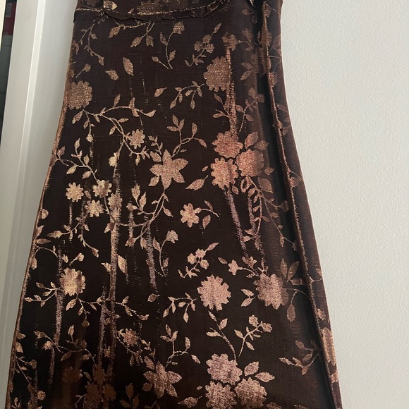 Black/Gold 90’s Minimalist Maxi Dress - Picture 6 of 8